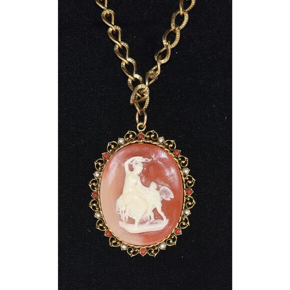 ART Lucite Carving of Victorian Revival Cameo Venus Aphrodite & Child Necklace - Picture 3 of 7